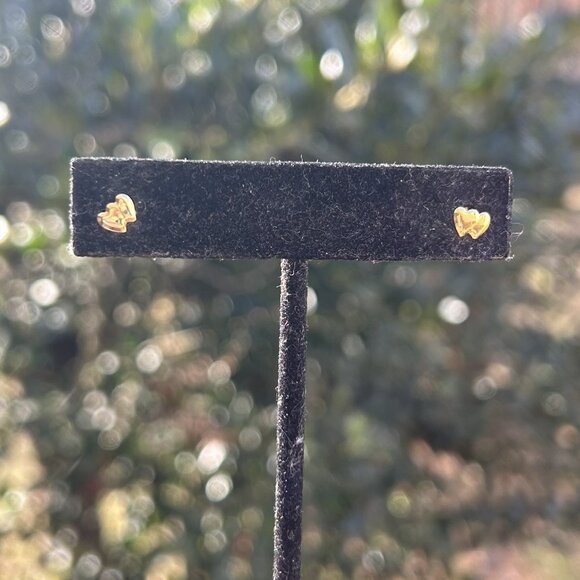 14K GOLD Double Flat Heart Studd EARRINGS - Picture 3 of 9